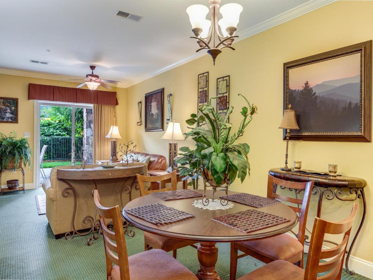 Downtown Delight, 2 Bedrooms, Pool, Hot Tub, Sleeps 6 Gatlinburg Ngoại thất bức ảnh