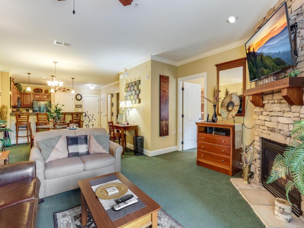 Downtown Delight, 2 Bedrooms, Pool, Hot Tub, Sleeps 6 Gatlinburg Ngoại thất bức ảnh