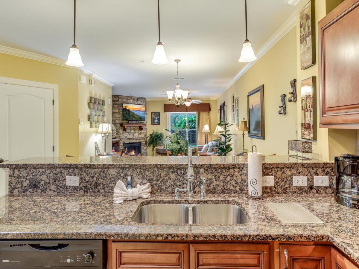 Downtown Delight, 2 Bedrooms, Pool, Hot Tub, Sleeps 6 Gatlinburg Ngoại thất bức ảnh