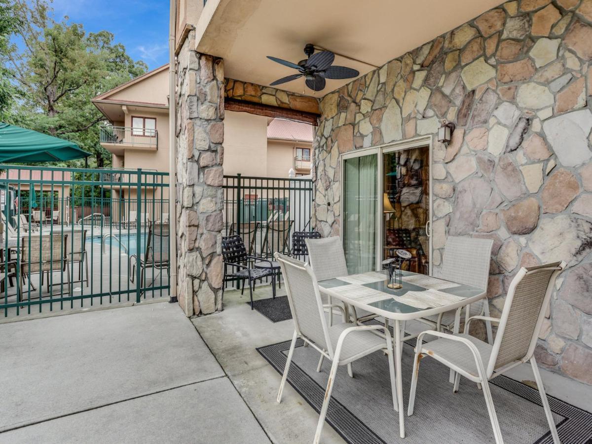 Downtown Delight, 2 Bedrooms, Pool, Hot Tub, Sleeps 6 Gatlinburg Ngoại thất bức ảnh