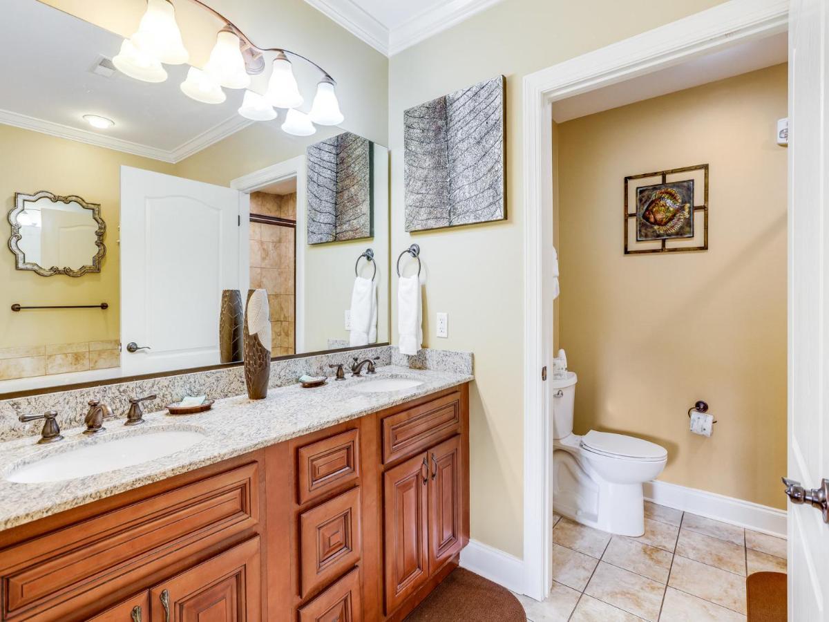 Downtown Delight, 2 Bedrooms, Pool, Hot Tub, Sleeps 6 Gatlinburg Ngoại thất bức ảnh
