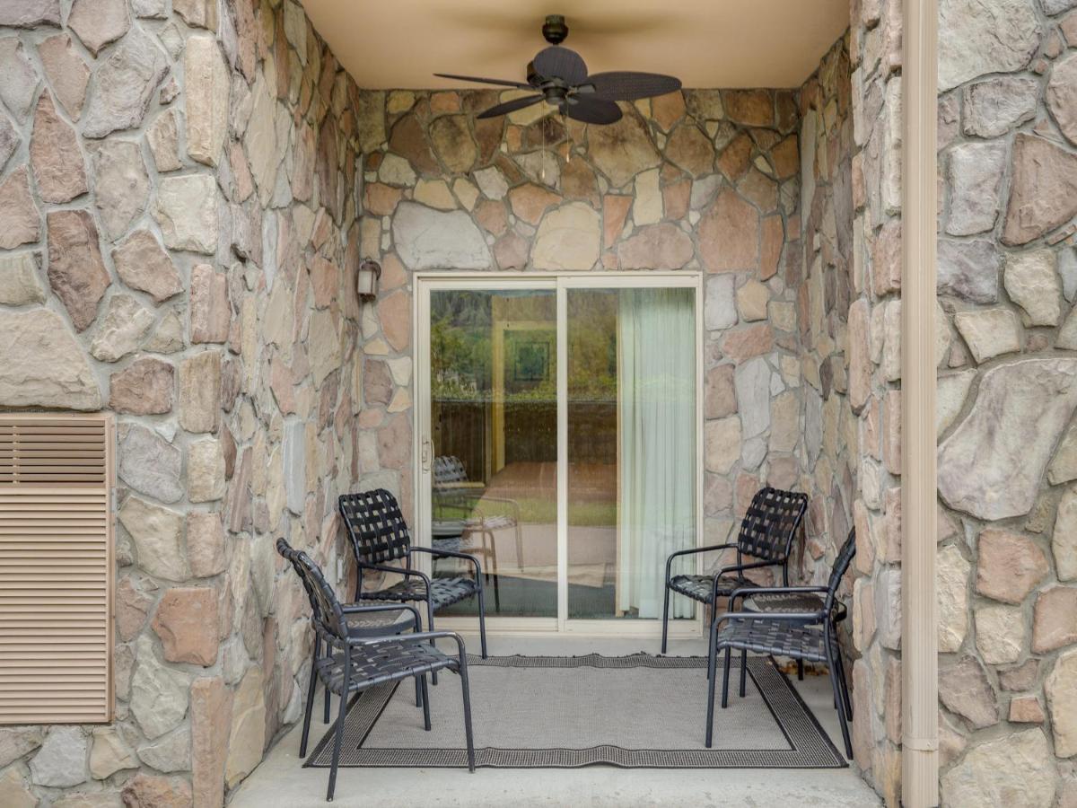 Downtown Delight, 2 Bedrooms, Pool, Hot Tub, Sleeps 6 Gatlinburg Ngoại thất bức ảnh