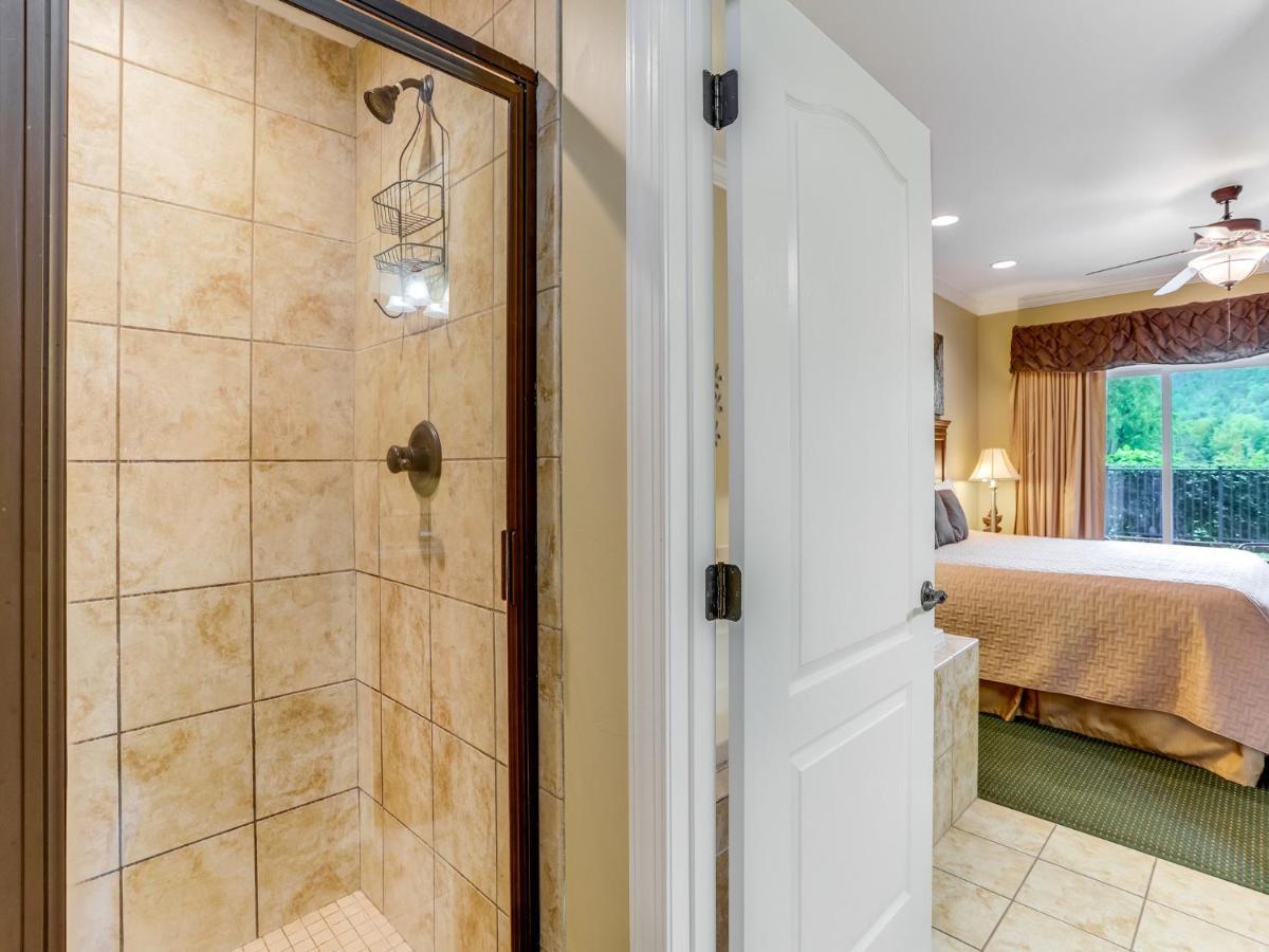 Downtown Delight, 2 Bedrooms, Pool, Hot Tub, Sleeps 6 Gatlinburg Ngoại thất bức ảnh